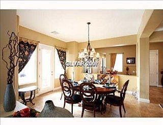 4th image of 908 Estrella Vista St