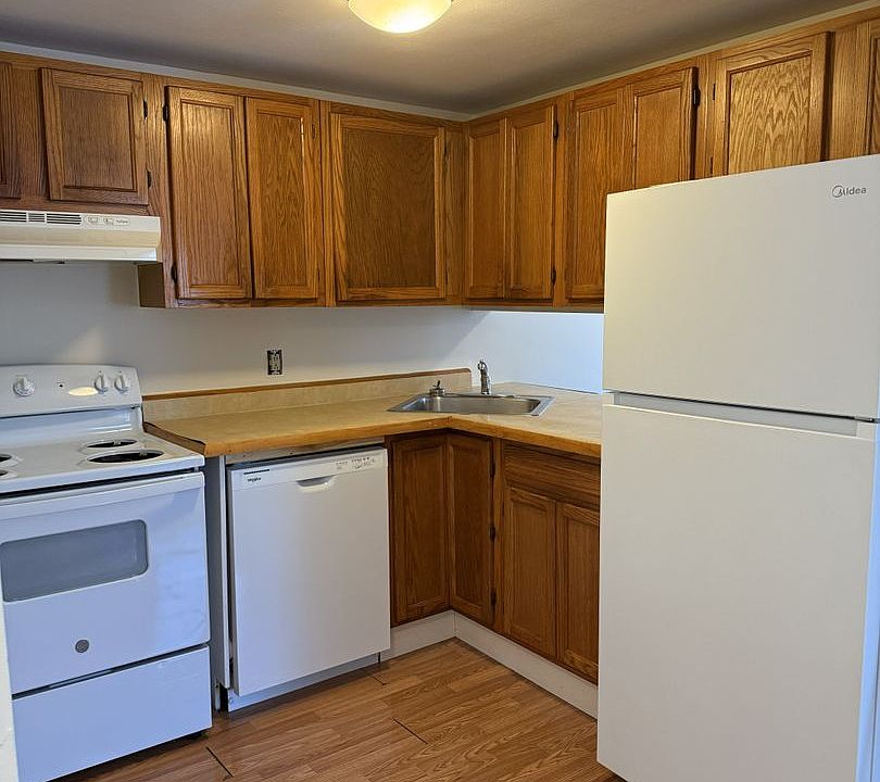 2nd image of 109 Tompkins St #6