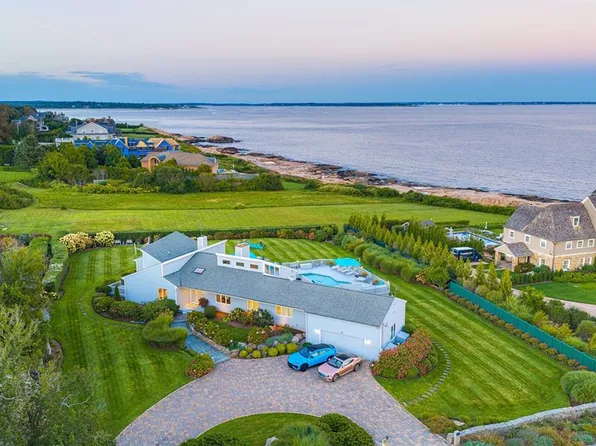 38 Newton Ave, Narragansett, RI 02882