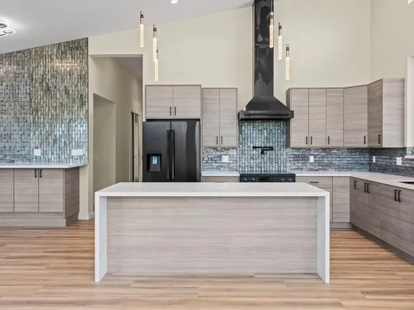 868 Sanel Drive, Ukiah, CA 95482