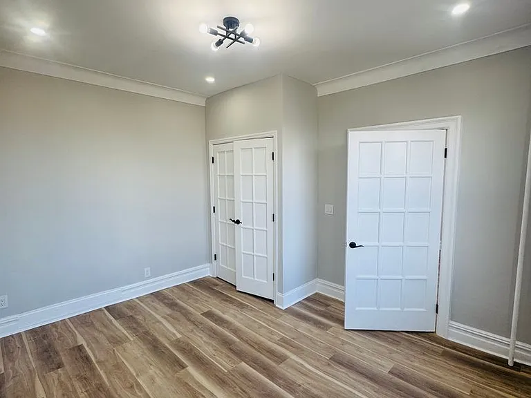 863 Avenue C — Photo 22
