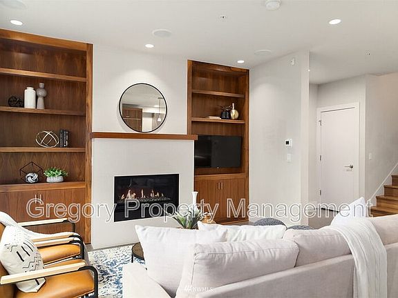 3rd image of 732 Boylston Ave E APT B
