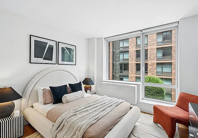 3260 Henry Hudson Pkwy #5L — Photo 6