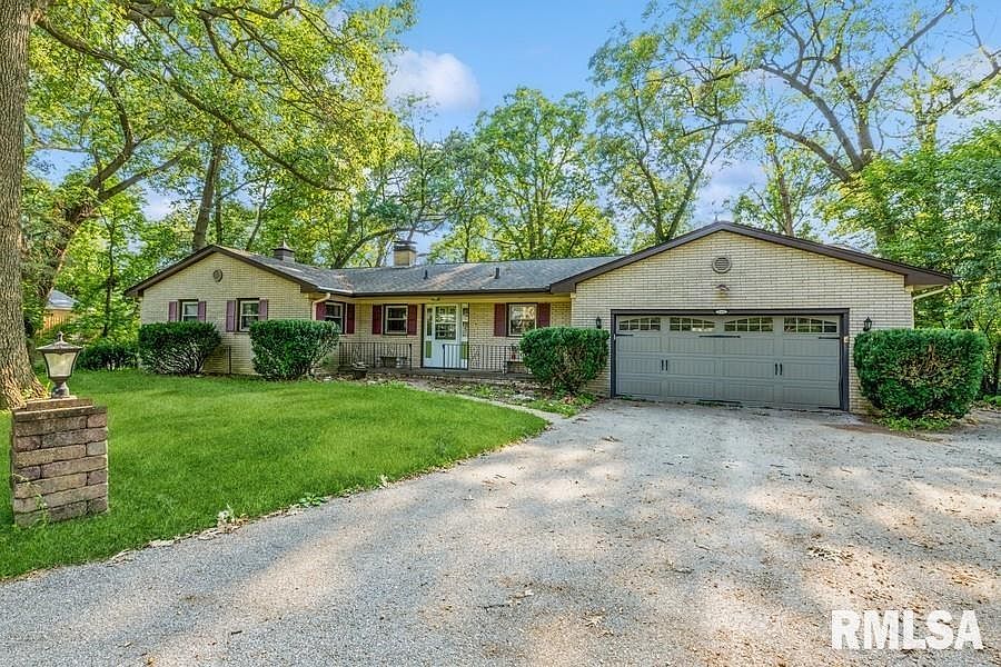 1st image of 209 Park Ct