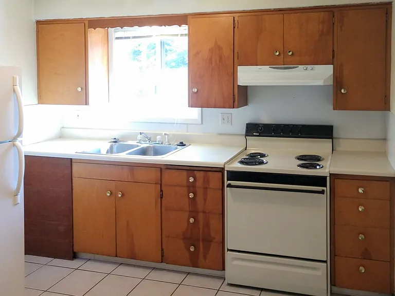 1136 Fairmount Ave S — Photo 24