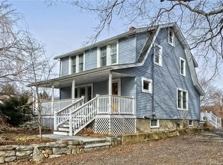 946 Cutspring Rd, Stratford, CT 06614