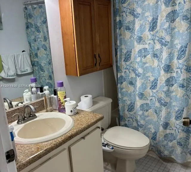 667 Woodgate Ln #B — Photo 4