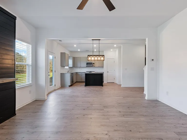 307 Stonewall Dr — Photo 13