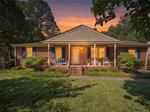 4020 Forresthills Dr, Portsmouth, VA 23703