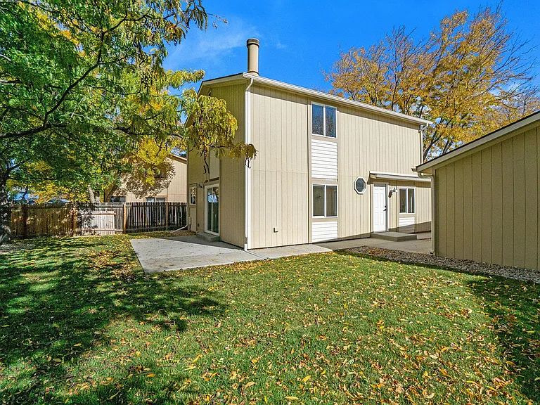 detached garage