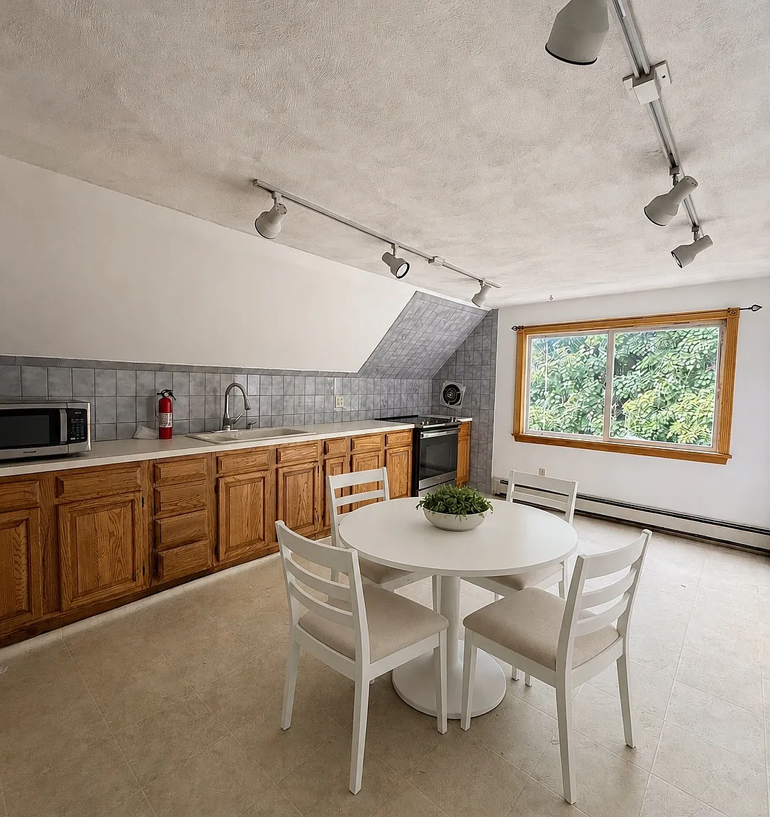 2 bed, 1100 sqft, $3,000 — Photo 3