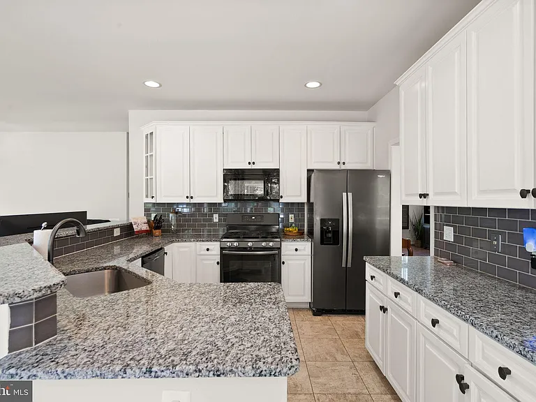 6050 Smooth Stone Pl — Photo 17