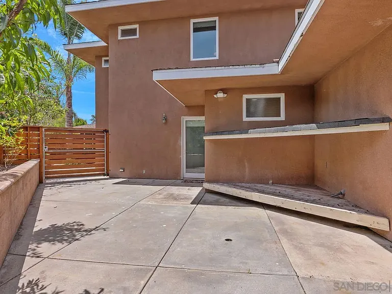 182 Andrew Ave — Photo 40