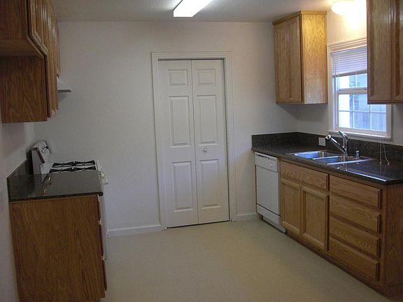 5th image of 3520 41st St