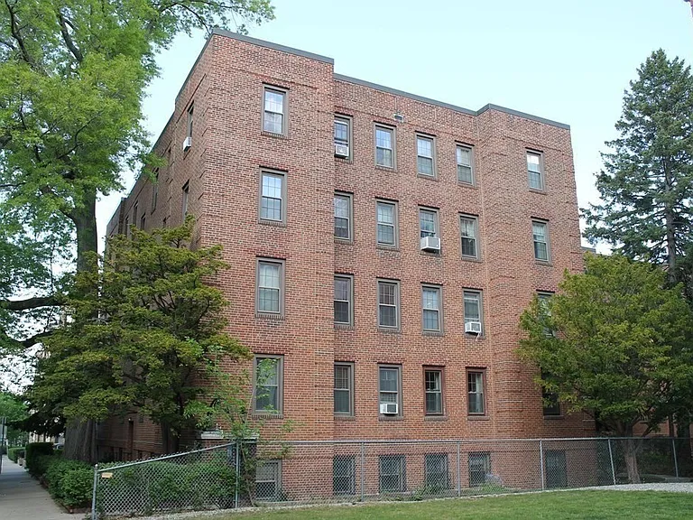 16 Ware St #1 — Photo 1