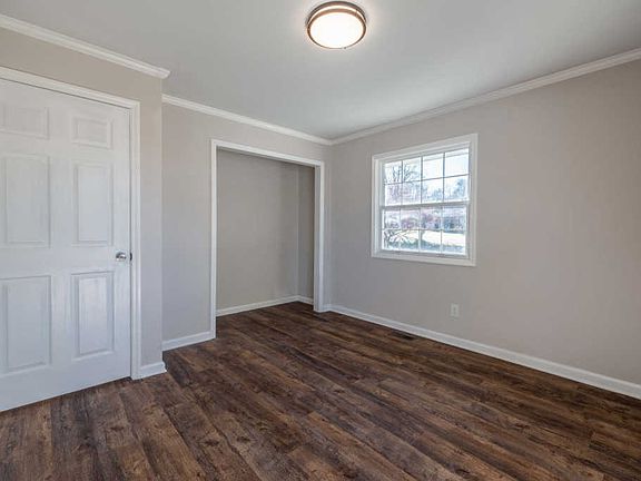 5th image of 138 Hitchcock Ave