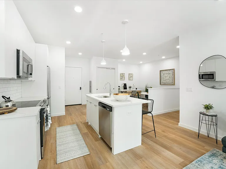 803 South — Photo 27