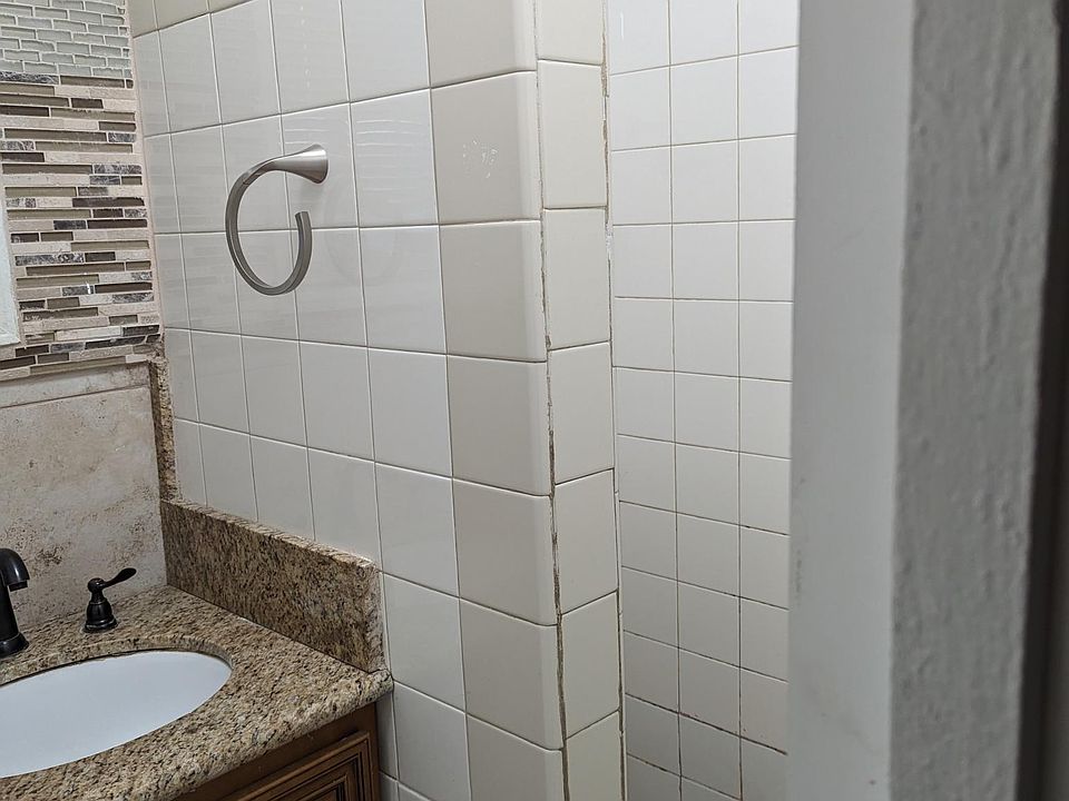 1st image of 82492 Valencia Ave