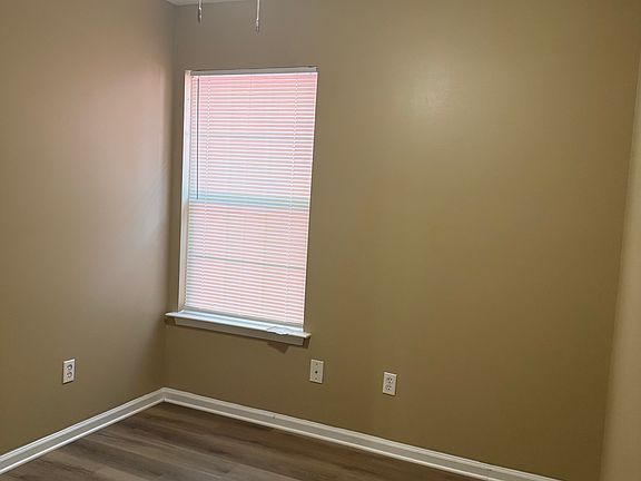 5th image of 918 Valley Ridge Rd