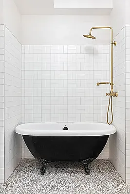 Rented by The Agency | media 30