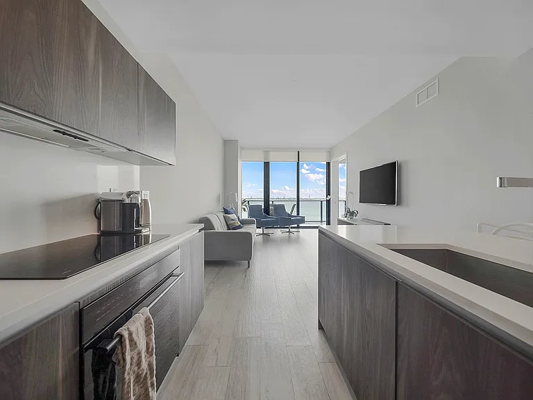 480 NE 31st St #1402 — Photo 4