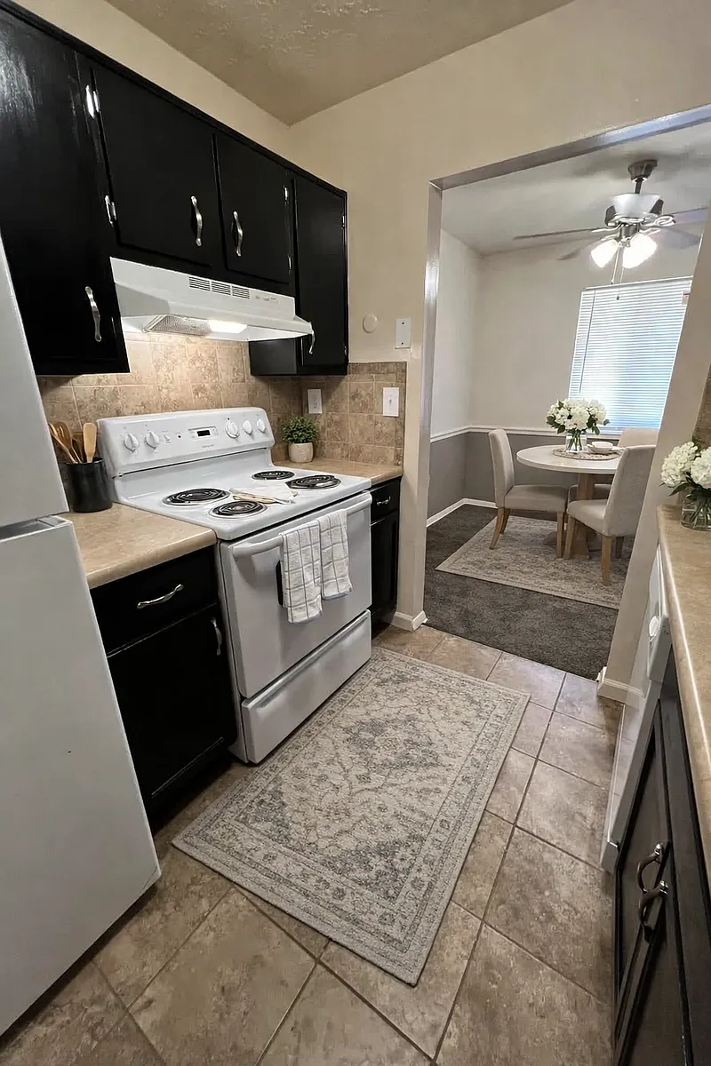 Virtually staged by ChaptGPT. - Glenview Apartments