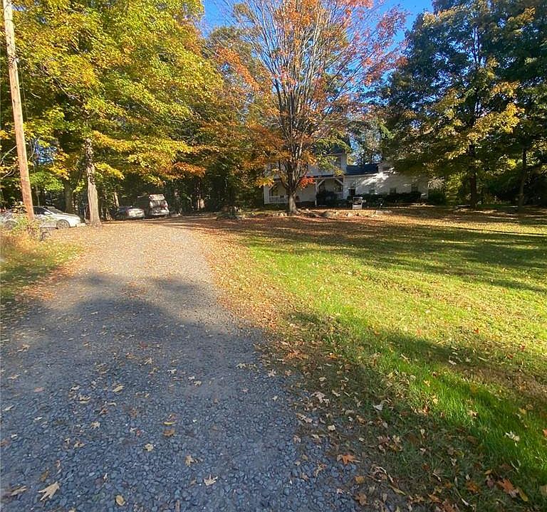 2nd image of 398 New Hempstead Road