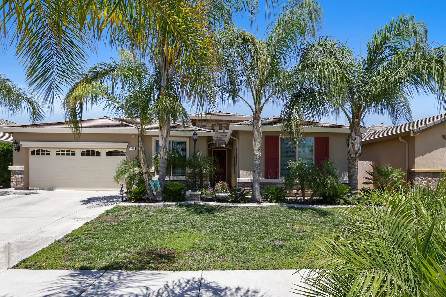 3542 W Elowin Ave photo 1