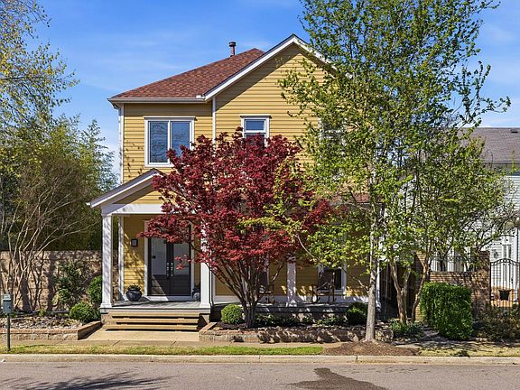 2nd image of 837 Harbor Isle Cir E
