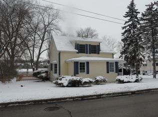 1713 Riverside Ave, St Charles, IL 60174