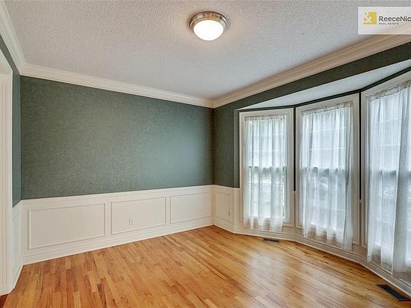 5th image of 4619 Aminda St