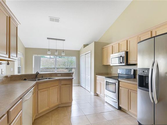 4th image of 137 Compass Rose Dr