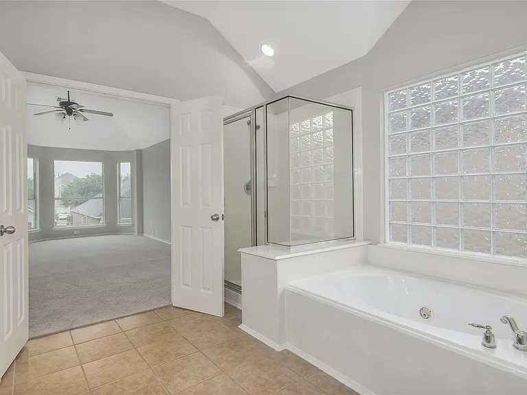 2907 Acacia Fair Ln — Photo 32