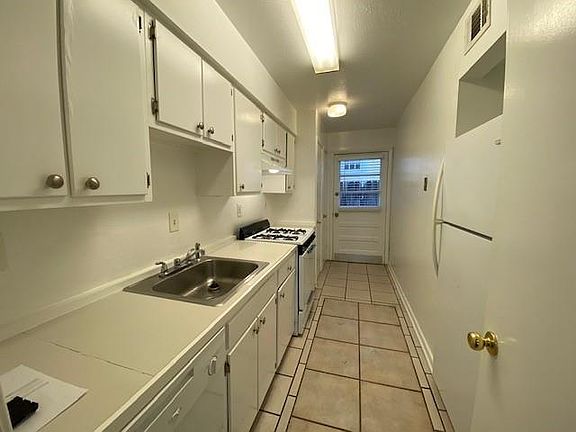 4th image of 1818 Prytania St APT 4