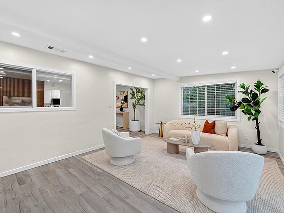 2nd image of 3217 Golf Dr