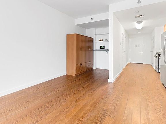 3rd image of 40-28 College Point Blvd #1109