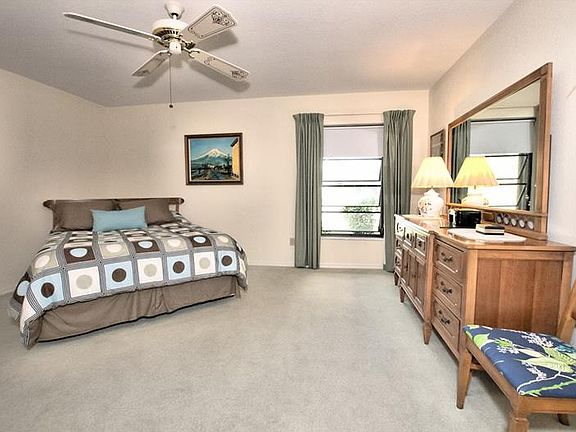 5th image of 2136 Hyatt Dr