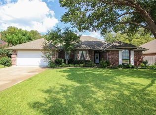8120 Saddlebrook Dr, Benbrook, TX 76116