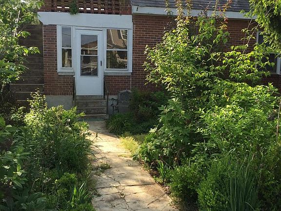 4th image of 898 Hilltop Dr