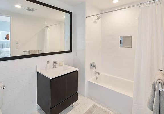 4th image of 22-44 Jackson Ave #3417