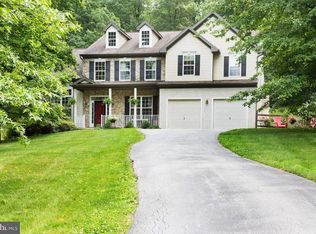 20 White Woods Ln, Malvern, PA 19355