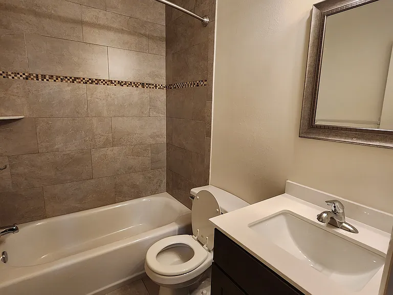 1301 Lombard St #404 — Photo 4