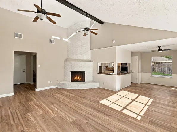 9707 Harrowgate Dr, Houston, TX 77031