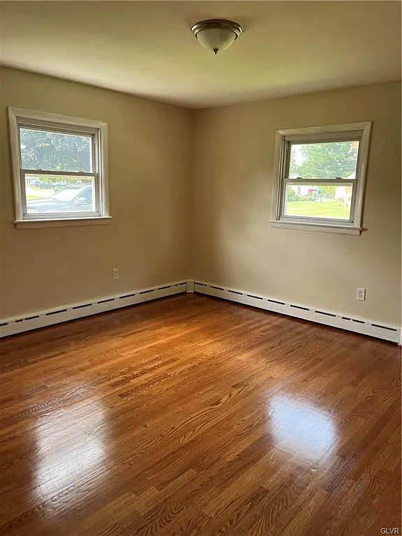 3 bed, 1.5 bath, 2118 sqft, $2,700 — Photo 3