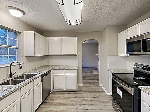 2nd image of 4329 Apple Dr