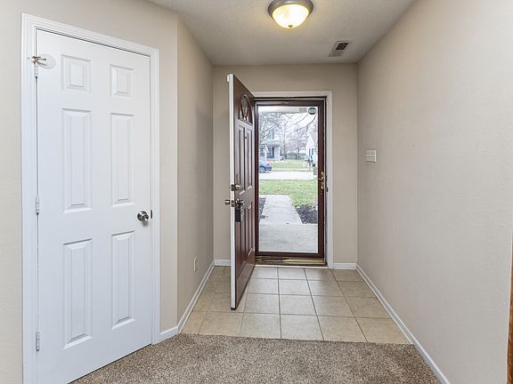 3rd image of 10174 Apple Blossom Cir