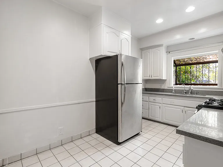 3226 Griffith Park Blvd #1 — Photo 24
