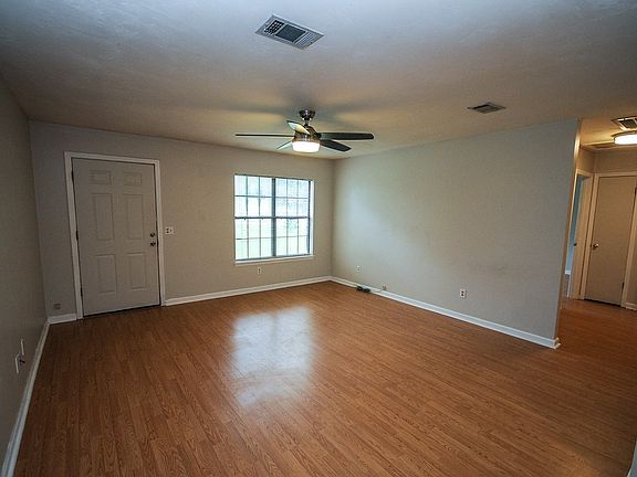 5th image of 2224 Hickory Ct