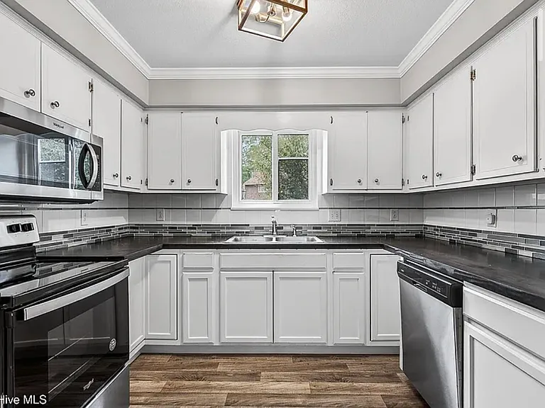 97 Quarterdeck Townes — Photo 3