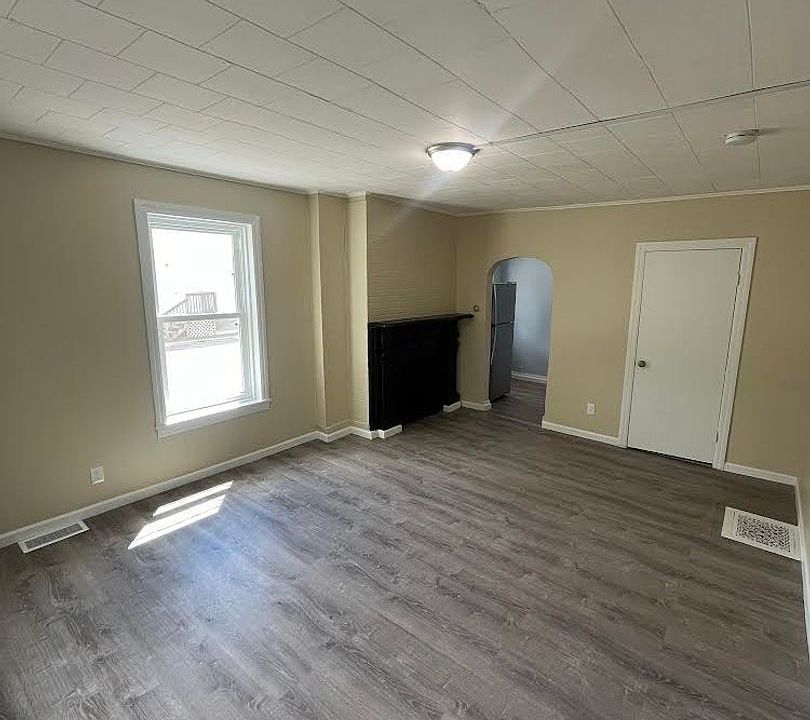 2nd image of 22 Pomeroy Ave #2